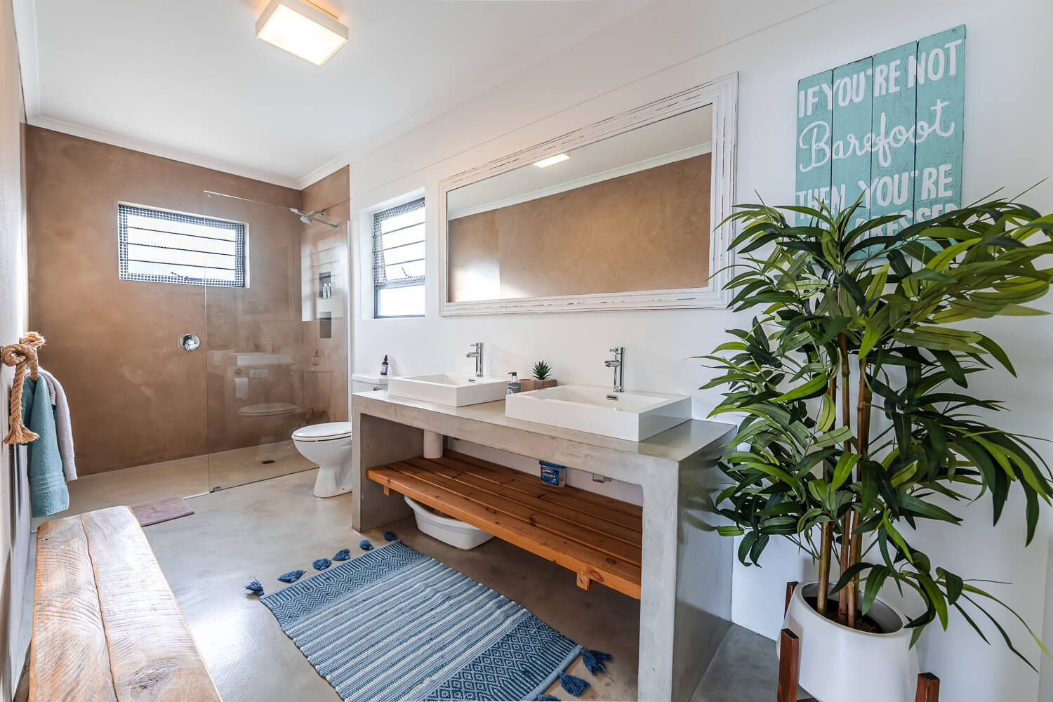 big bathroom with shower adn double vanity